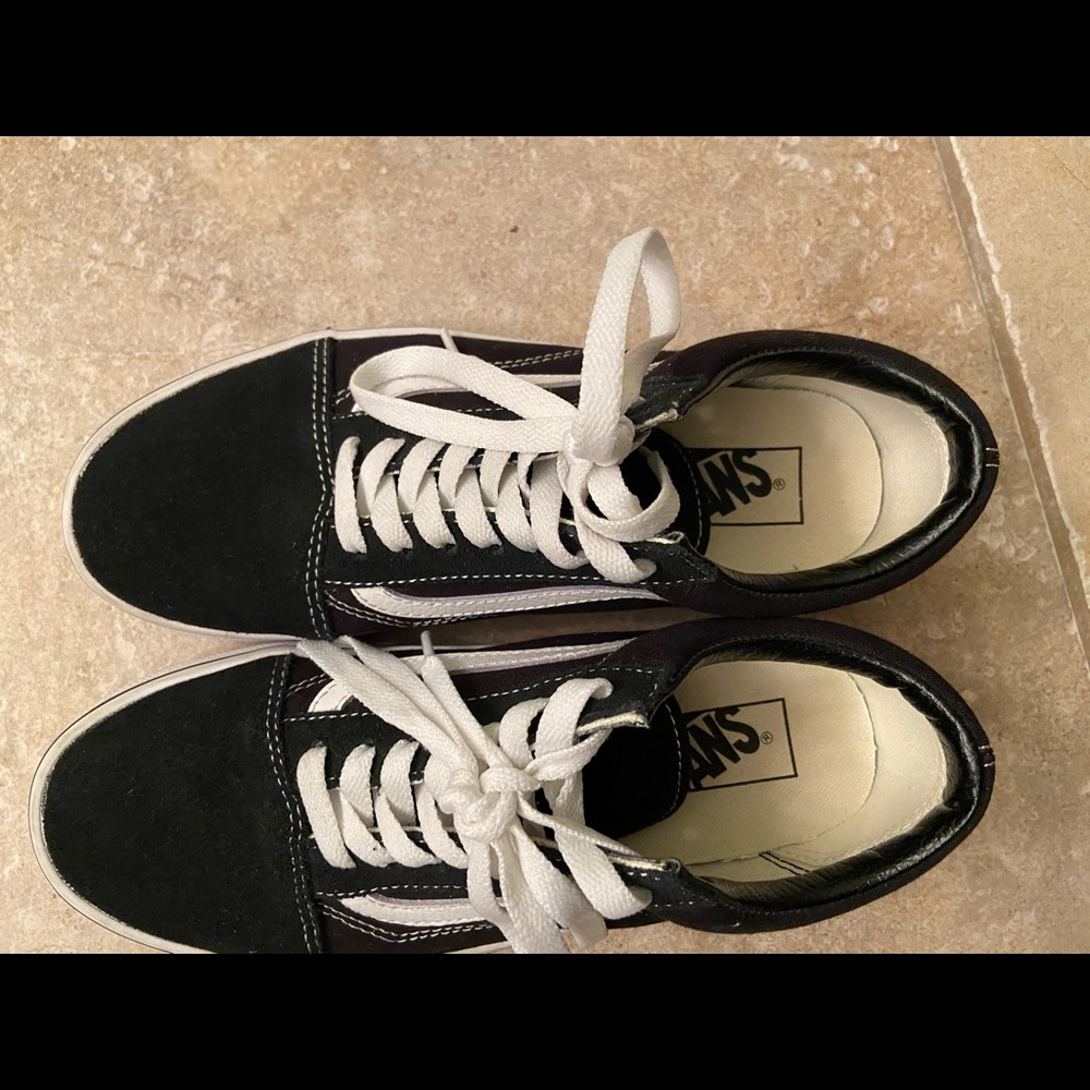 Vans black and white mens 6/women’s 7.5